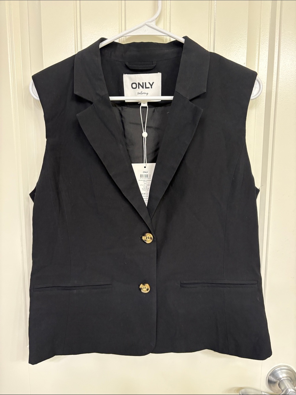 NWT ONLY Black Sleeveless Tailored Blazer Vest